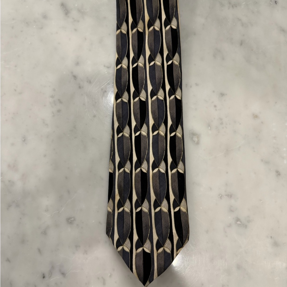 Elegant Black and Gold Men's Tie